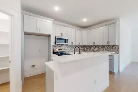 New construction Single-Family house 138 Onini Ct, Bastrop, TX 78602 - image