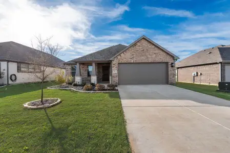 New construction Single-Family house 1925 Nightfall Dr, Alvarado, TX 76009 plan ALMONT - image