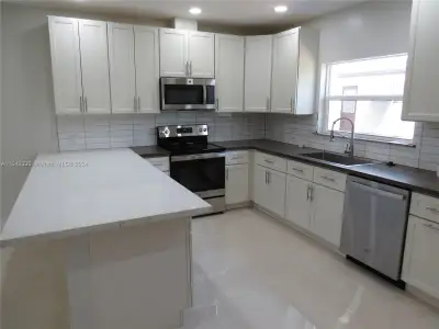 New construction Duplex house 1671 Sw 44Th Ter, Fort Lauderdale, FL 33317 null- photo 12 12