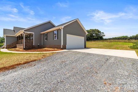 New construction Single-Family house 697 Alf Hoover Rd, Lincolnton, NC 28092 - image