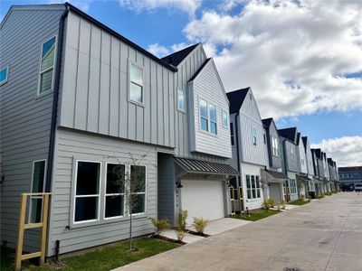 New construction Single-Family house 8918 Sunshine Laverne Ln, Houston, TX 77080 - image