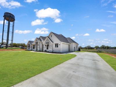 New construction Single-Family house 1600 Thomas Rd, Springtown, TX 76082 - image 2