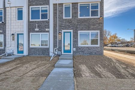 New construction Townhouse house 378 Geneva St, Aurora, CO 80010 Lowry- photo 13 13