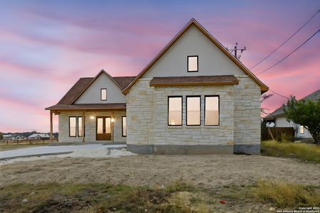 New construction Single-Family house 348 Valley Oak, Bandera, TX 78003 - image