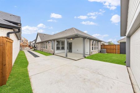 New construction Single-Family house 1907 Mitchell Dr, Van Alstyne, TX 75495 - image 3