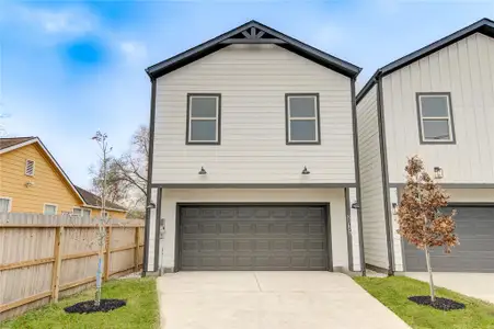 New construction Single-Family house 2015 Brackenridge St, Unit A, Houston, TX 77026 - photo 0