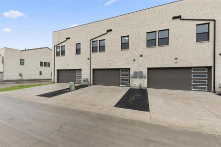 New construction Townhouse house 1231 Doris May Dr, Allen, TX 75013 Johnson- photo 2 2