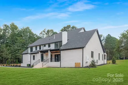 New construction Single-Family house 6907 Weddington Matthews Rd, Weddington, NC 28104 - image