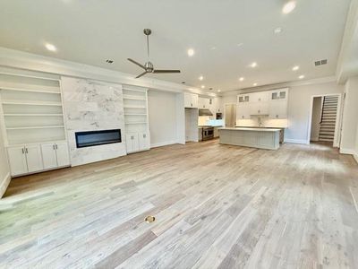 New construction Townhouse house 10 S Briar Hollow Ln, Unit 46, Houston, TX 77027 - image 11