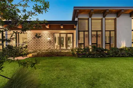 New construction Single-Family house 6716 San Vicente St, Coral Gables, FL 33146 - image