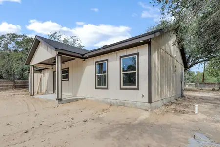 New construction Single-Family house 23206 Silver Chalice, Elmendorf, TX 78112 - image