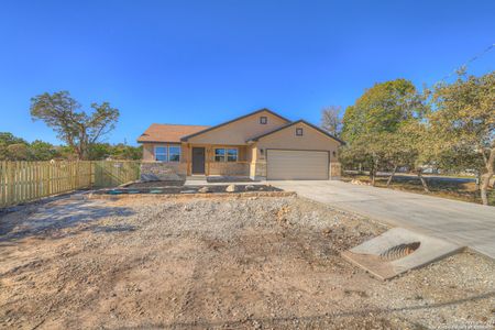 New construction Single-Family house 1008 Greenbriar, Canyon Lake, TX 78133 - photo 0