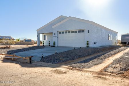 New construction Single-Family house 10153 W Wenden Dr, Arizona City, AZ 85123 - image