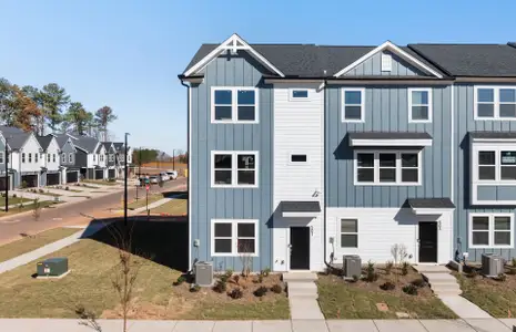 New construction Single-Family house 677 Circle Pond Wy, Knightdale, NC 27545 plan Crestwind - image