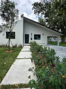 New construction Single-Family house 929 Nw 60Th St, Miami, FL 33127 - image