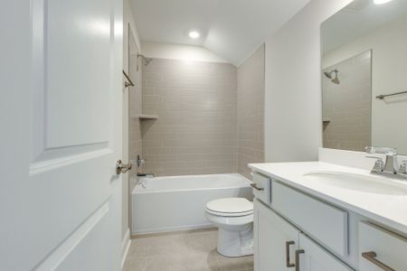 New construction Single-Family house 6502 Ripple Ridge Ct, Unit 29, Columbia, TN 38401 plan Holly, Front Entry Garage - image 17