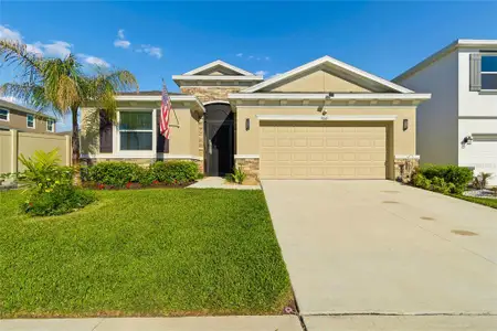 New construction Single-Family house 9845 Shoreline View Wy, Wesley Chapel, FL 33545 - image