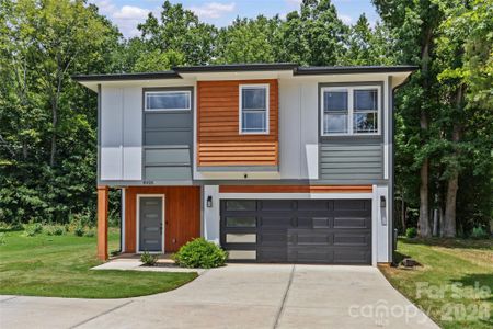 New construction Single-Family house 8925 Harrisburg Rd, Charlotte, NC 28215 - image