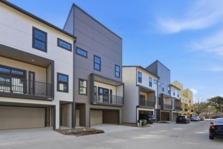 New construction Single-Family house 11915 N Hoa Sen Cir, Houston, TX 77072 - image