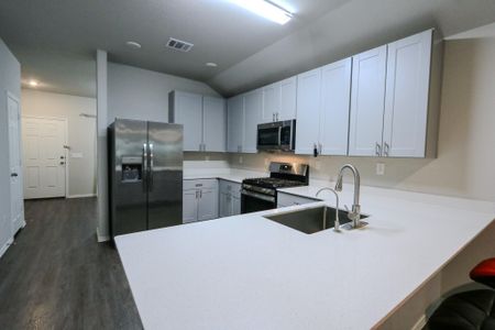 New construction Single-Family house 328 Cumberland Forest Dr, Magnolia, TX 77354 - image 11