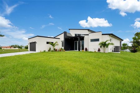New construction Single-Family house 4009 W Jacaranda Pkwy, Cape Coral, FL 33993 - image