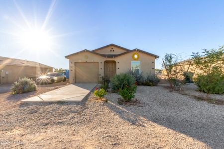 New construction Single-Family house 32010 N Redding Street, Wittmann, AZ 85361 - photo 0