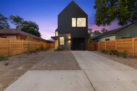 New construction Single-Family house 2604 E 4Th St, Austin, TX 78702 - photo 0