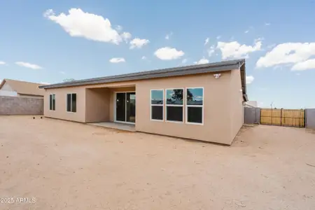 New construction Single-Family house 9893 W Sunbird Dr, Arizona City, AZ 85123 - image