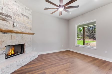 New construction Single-Family house 118 Rosebud Ranch Rd, Bertram, TX 78605 - image 15