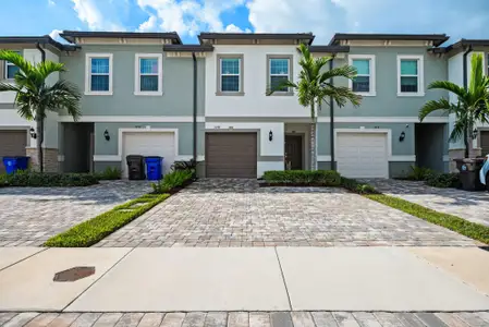 New construction Townhouse house 3248 Watercress Dr, Lauderdale Lakes, FL 33311 - image