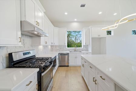 New construction Single-Family house 328 Janisch, Unit D, Houston, TX 77018 - image 13