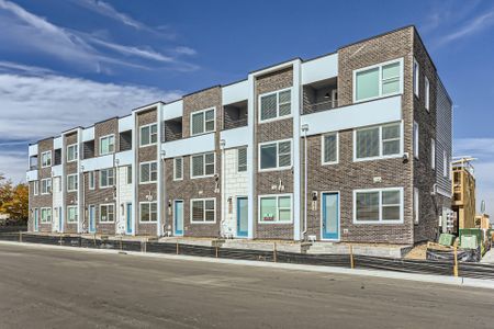 New construction Townhouse house 304 Geneva St., Aurora, CO 80010 - photo 0