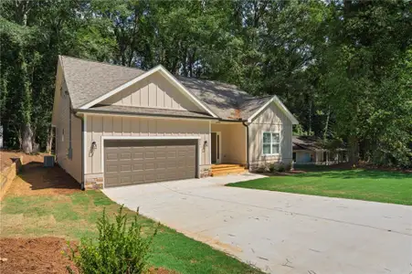 New construction Single-Family house 9241 Raven Dr, Jonesboro, GA 30238 - image