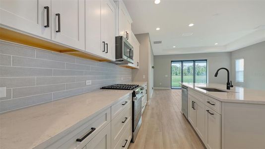 New construction Single-Family house 2142 Bamboo Palm Cv, Lakewood Ranch, FL 34212 plan Heritage - image 10