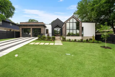 New construction Single-Family house 1910 Crooked Ln, Austin, TX 78741 - image