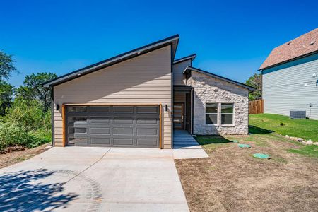 New construction Single-Family house 926 Arkansas River Drive, Granbury, TX 76048 - photo 0