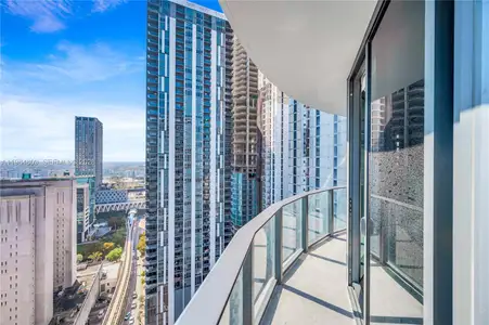 New construction Condo house 121 Ne 5 St, Unit 3005, Miami, FL 33130 - image