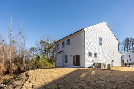 New construction Single-Family house 701 Highview Dr, Benson, NC 27504 plan Ellerbe - image 3