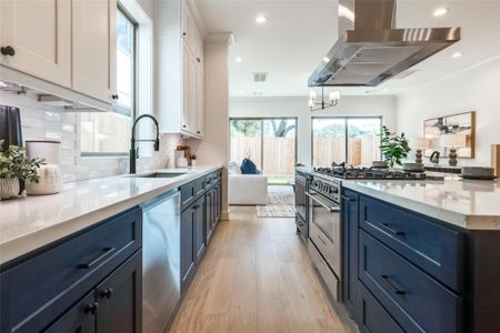New construction Single-Family house 2323 Richton St, Houston, TX 77098 - image 16
