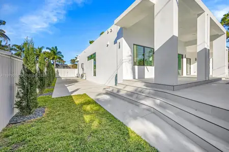 New construction Single-Family house 472 S Royal Poinciana Blvd, Miami Springs, FL 33166 - image