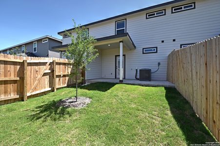 New construction Multi-Family house 11322 Clearmine, San Antonio, TX 78224 - image