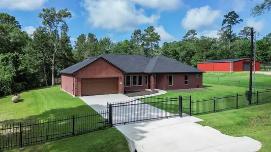 New construction Single-Family house 15215 Butterfly Ln, Plantersville, TX 77363 - image
