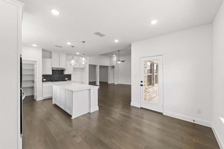 New construction Single-Family house 700 Brazos Dr, Van Alstyne, TX 75495 plan Fairview II - image 9
