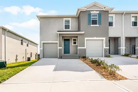 New construction Townhouse house 2581 Olympic Ct, Davenport, FL 33837 - image