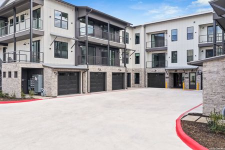 New construction Condo house 634 Central Pkwy, Unit 1114, New Braunfels, TX 78130 - image