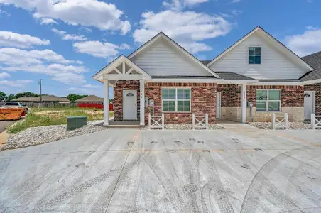 New construction Single-Family house 128 Morris Ct, McGregor, TX 76657 - image