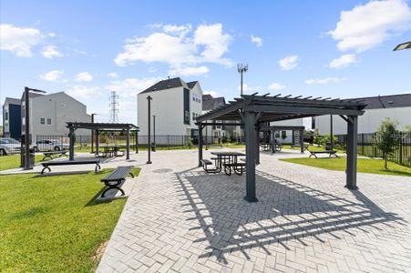 New construction Single-Family house 8303 Springwood Creek Ln, Houston, TX 77055 - image