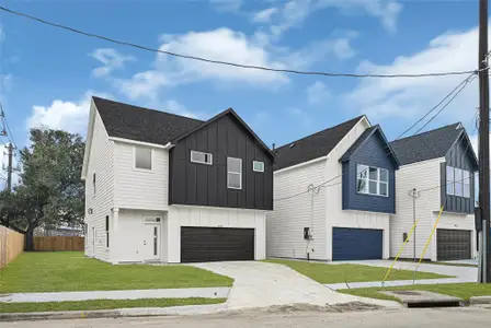 New construction Single-Family house 9334 Waller St, Houston, TX 77012 - image