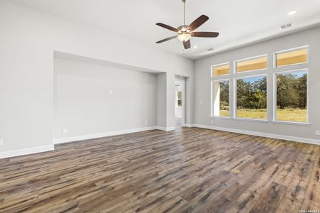 New construction Single-Family house 139 Pradera Ridge Dr, Floresville, TX 78114 plan 2569 - image 14