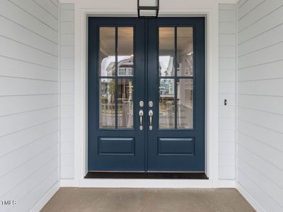 004-1280x960-front-door